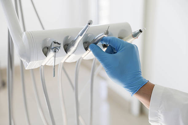 Professional Emergency Dentist technician working in Vineyard, CA